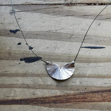 Load image into Gallery viewer, Little Waterlily Necklace
