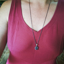 Load image into Gallery viewer, Blue sapphire pendant