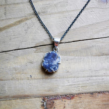 Load image into Gallery viewer, Blue sapphire pendant