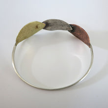 Load image into Gallery viewer, Easter Leaves Bangle i