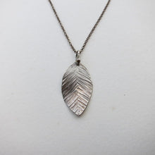 Load image into Gallery viewer, Little Leaf Pendant