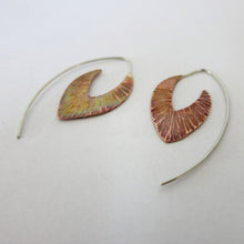 Load image into Gallery viewer, Leaf Hoops