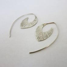 Load image into Gallery viewer, Leaf Hoops
